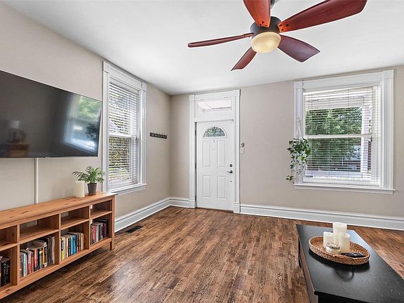 5th image of 4979 Nagel Ave