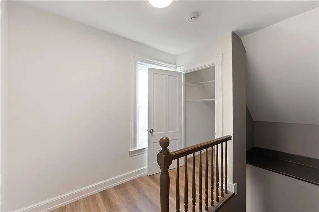 4 bed, 1300 sqft, $2,400 — Photo 3