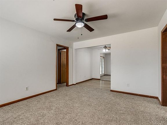 3rd image of 109 Rock Pl