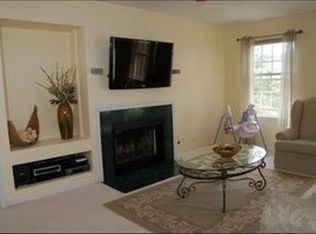 1439 Laurel Oaks Dr, Streamwood, IL