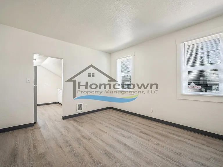 403 E Wallace Ave #3 — Photo 7