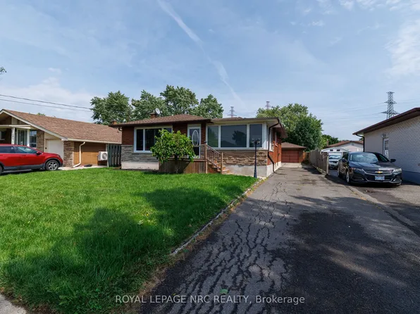 15 Memorial Park Dr, Welland, ON L3B 1A5
