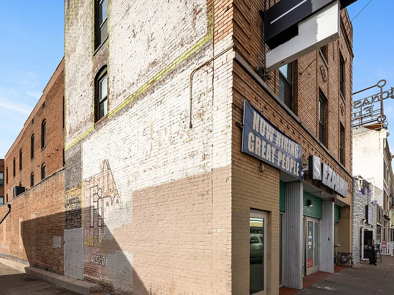 1023 N Broadway #205 — Photo 14