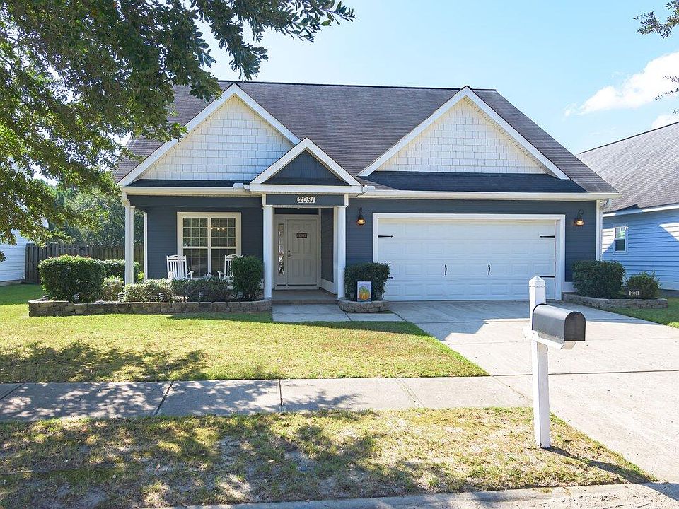 1st image of 2081 Magnolia Parkway