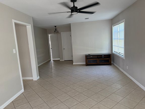 5th image of 712 S 15th St