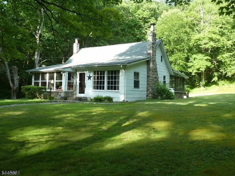 2 bed, 1.0 bath, $2,400 — Photo 4