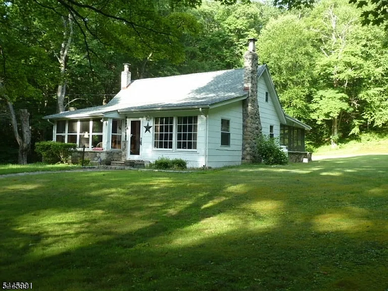 860 Burnt Meadow Rd — Photo 4