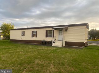 25 Maple Dr, Sicklerville, NJ 08081