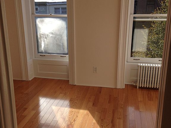 5th image of 133 Saint James Pl APT 4