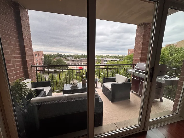 5105 Madison St #511 — Photo 14