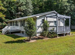563 Coachpoint Rd, Hartfield, VA 23071