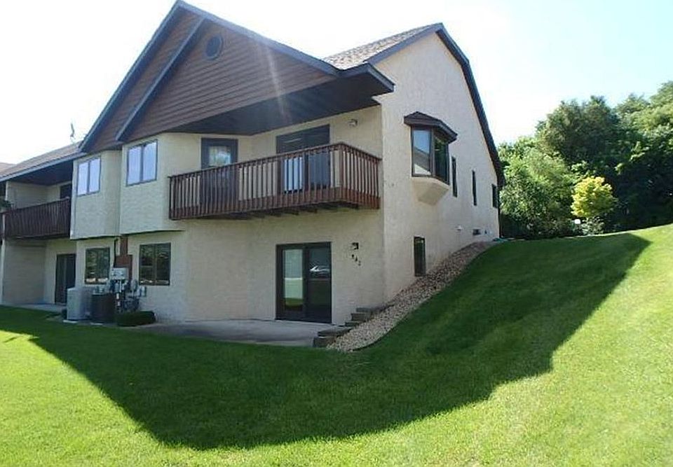 2nd image of 660 Riverview Dr Unit 650