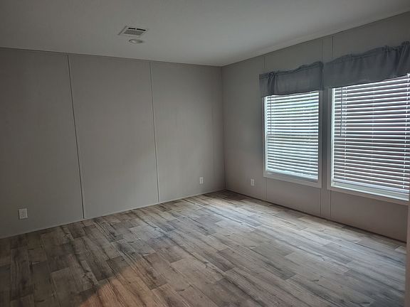 4th image of 1309 West Gardenvilla Lot 62