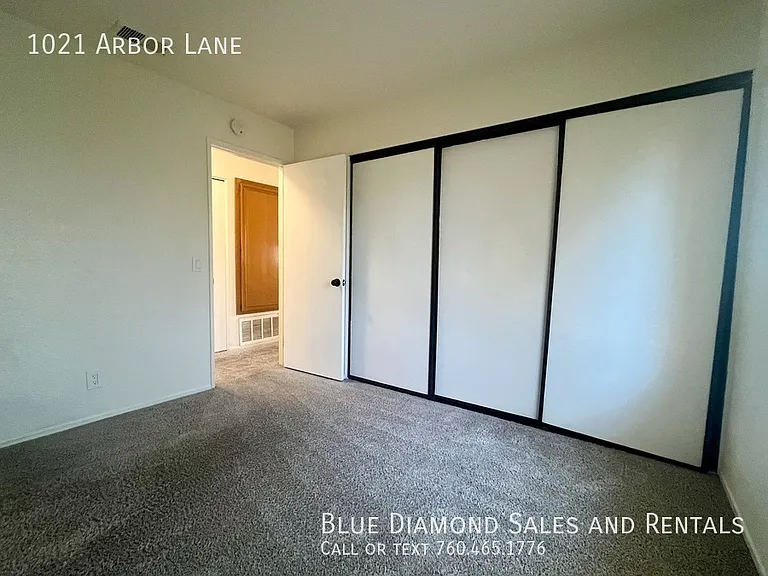 1021 Arbor Ln — Photo 17