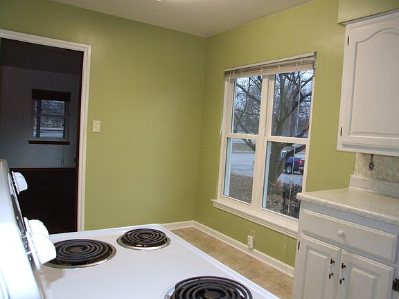 4th image of 119 Vann Ave
