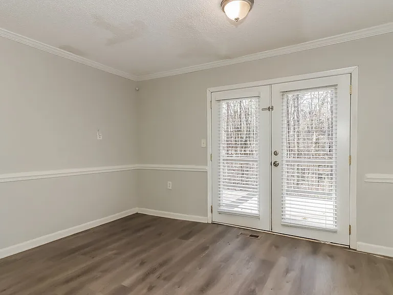 565 Bells Ferry Pl — Photo 10