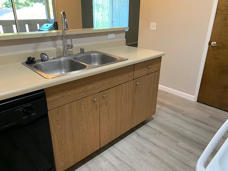 Sandalwood Apartments — Photo 18