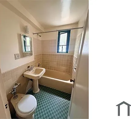 24 Metropolitan Oval #2D — Photo 2