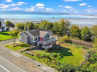 989 Peace Portal Dr, Blaine, WA 98230