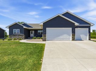 2894 50th St, Marion, IA 52302