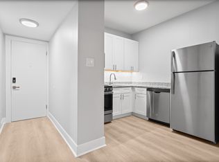 7600 N Sheridan Rd APT 207, Chicago, IL 60626