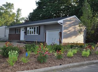 8 Niagara Ln, Commack, NY 11725