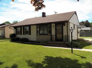 1315 Robin Rd, Manitowoc, WI 54220