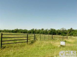 80 Lolita Dr, Lytle, TX 78052