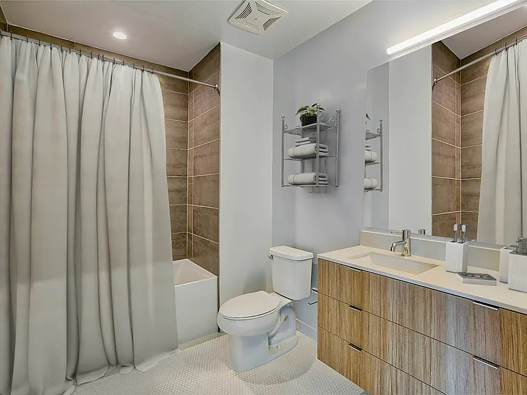 Zoe Lofts — Photo 13