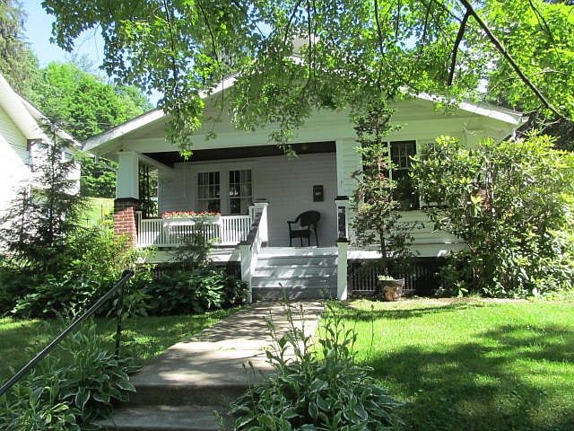 1st image of 522 W Oak St