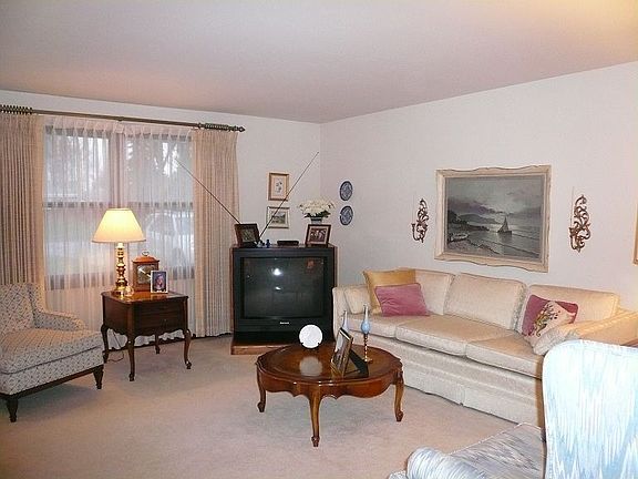 Living Room Unit 1