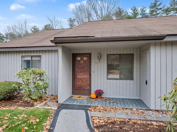 11 Essex Green Court, Merrimack, NH 03054