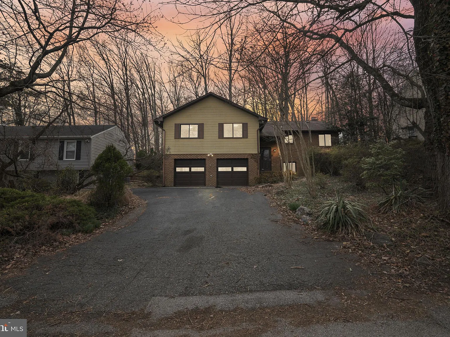 4 bed, 3.0 bath, 1992 sqft, $3,000 — Photo 1