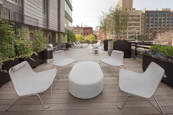 Rented by Bold New York | media 47