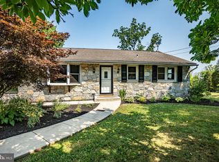 817 N Limerick Rd, Schwenksville, PA 19473