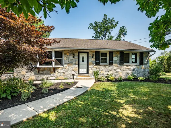 817 N Limerick Rd, Schwenksville, PA 19473