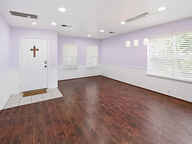 6811 Brighton Hill Ln — Photo 4