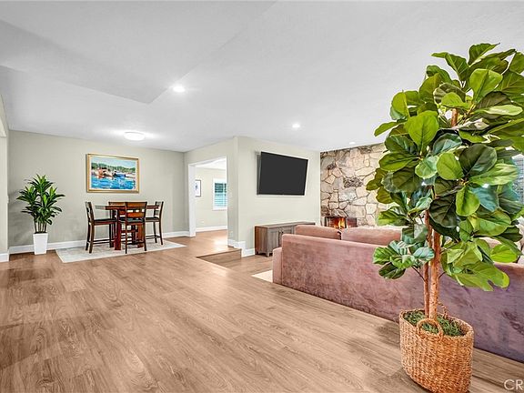3rd image of 10661 Ritter St