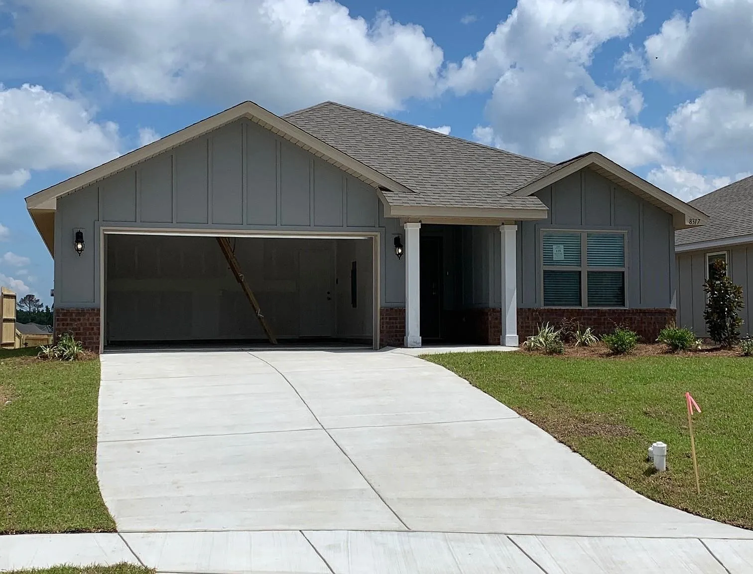3 bed, 2.0 bath, 1659 sqft, $2,000 — Photo 1