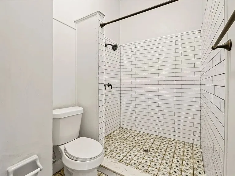 2913 N Central Ave — Photo 2