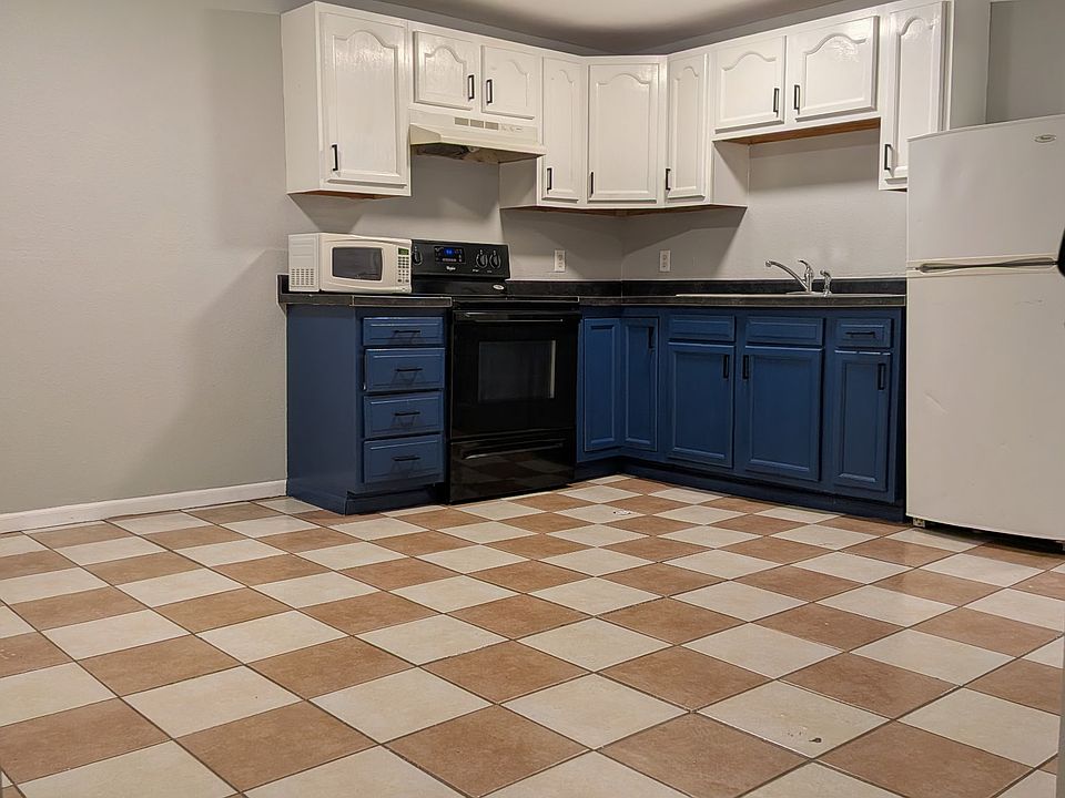 1st image of 163 W 5th St APT B