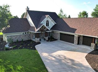 N3110 Feather Ridge Dr, Appleton, WI 54913