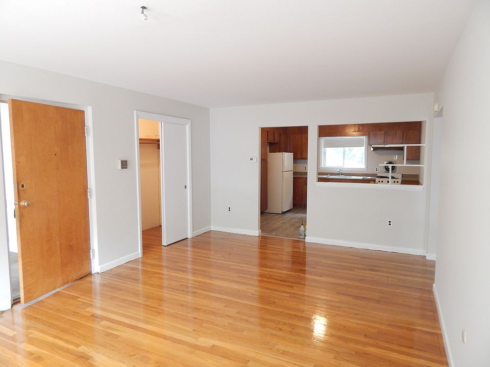1st image of 140 Barham Ave #1A