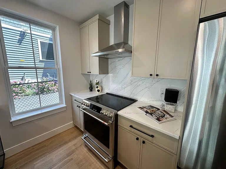 54 Dorset St #1 — Photo 3