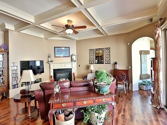 3rd image of 517 Rocking Porch Way