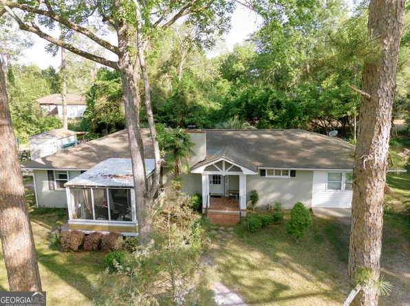 221 N Lake Dr, Sylvania, GA 30467