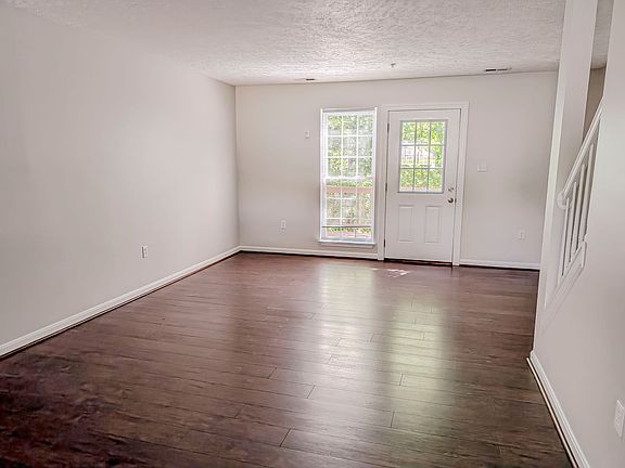 5th image of 45503 Knockeyon Ln