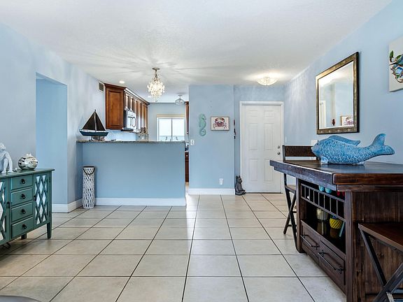 4th image of 200 Waterway Drive S #309