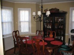 1743 Arms Ave, Merrick, NY 11566