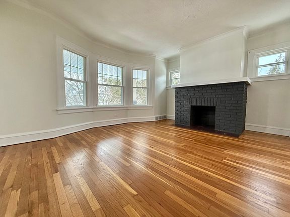 2nd image of 1319 Lakewood Ave #Up